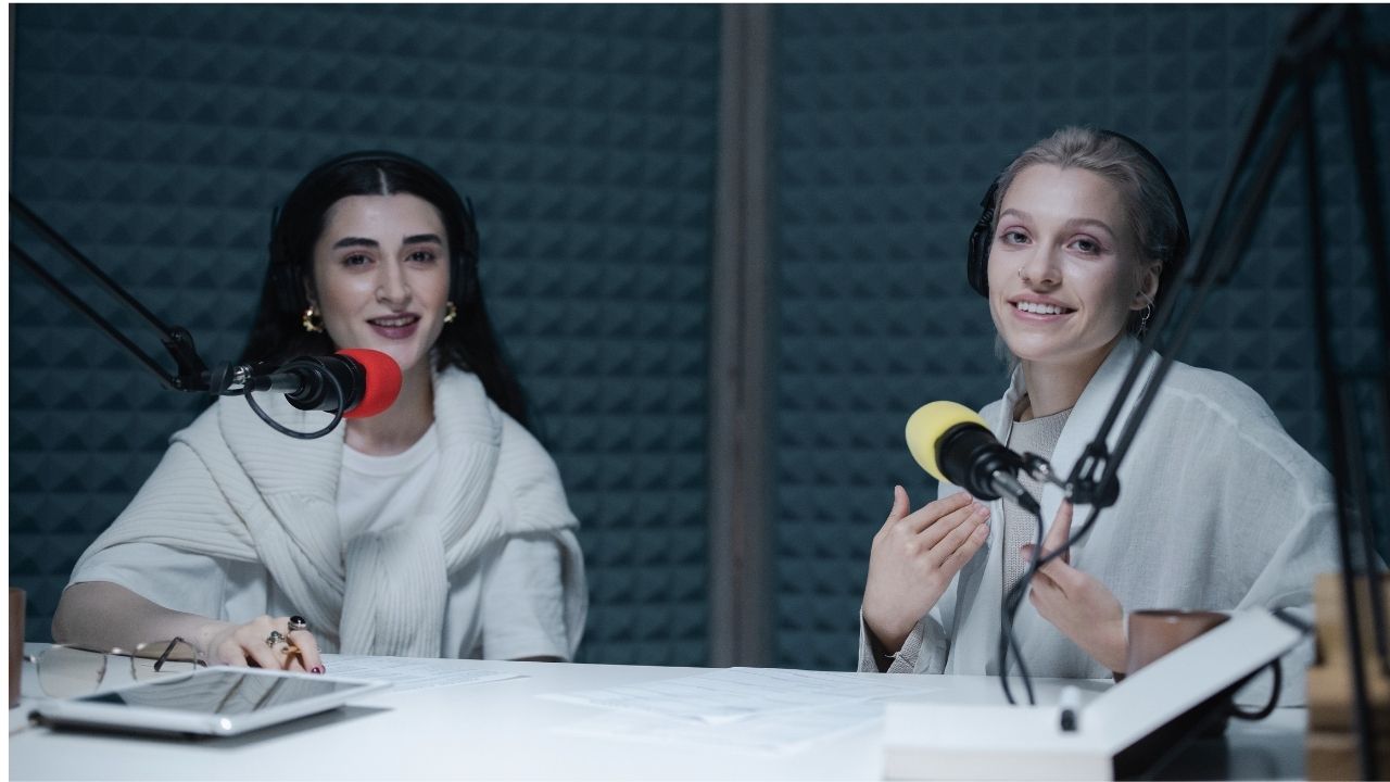 How To Easy Ways To Earn Money From Podcasts